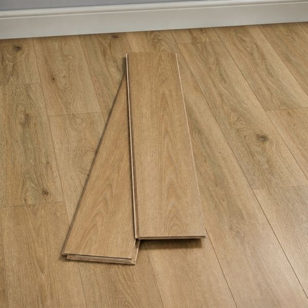 Ламинат K 625 Wheat Pistachio Oak (8 мм/32 с фаской) AC4